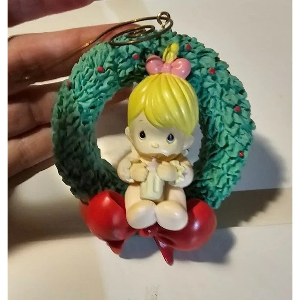 Precious Moments Baby Girl Wreath Ornament 1996 Resin #034 Collectible